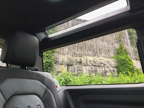 Land Rover Defender 90 P400 X-Dynamic 2021 : essai routier Image