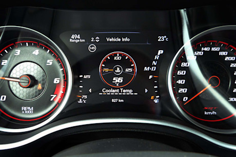 Editorial 2016 dodge charger srt 392 hemi jb 32