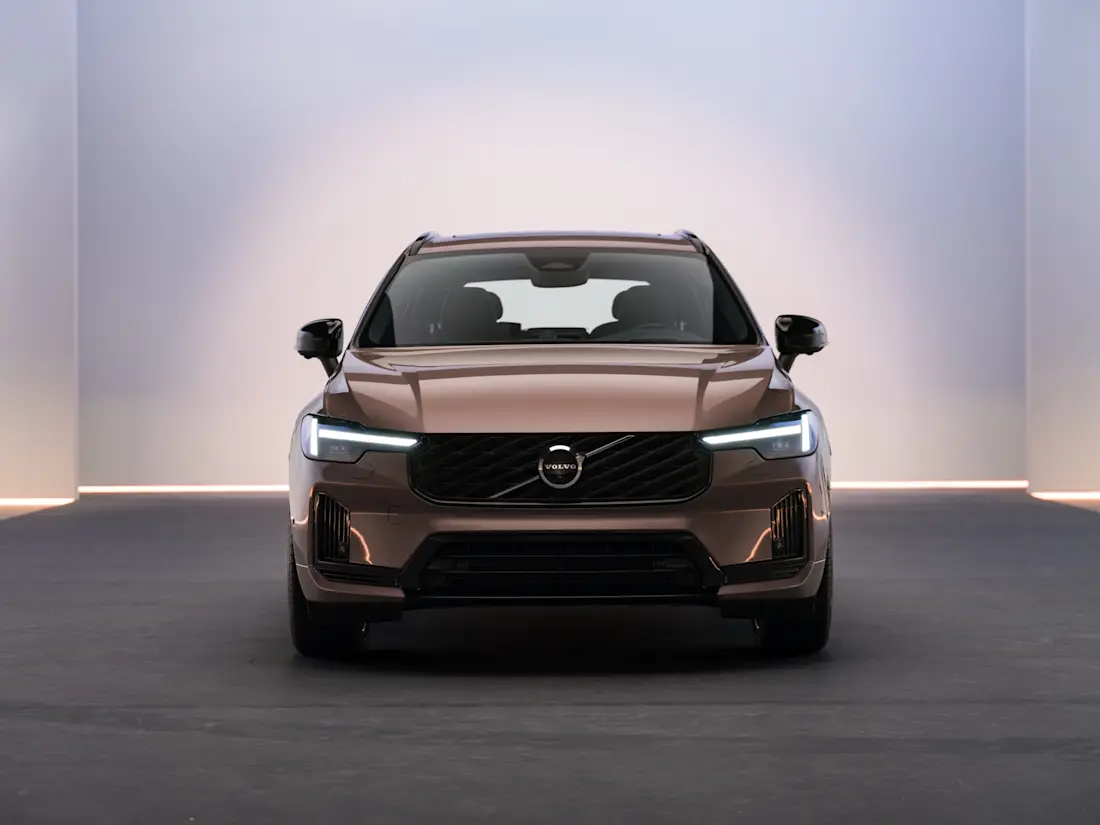 The New Volvo XC60 Studio Front Wallpaper