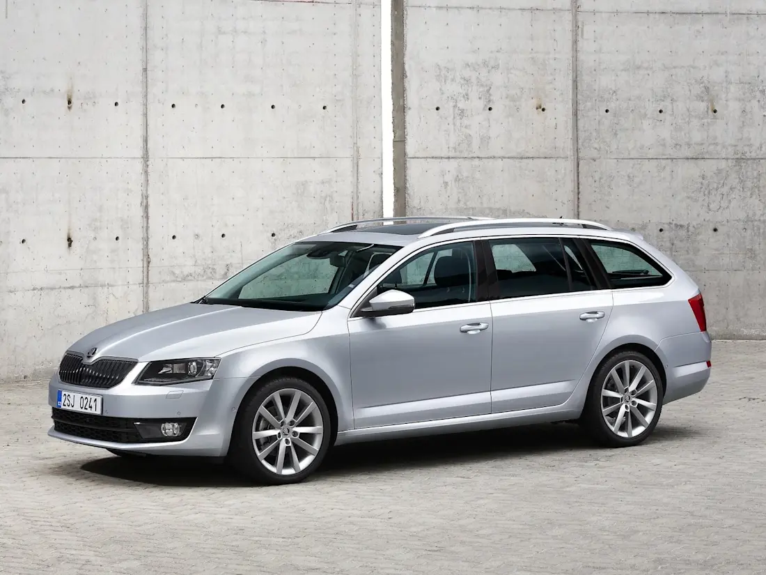 Skoda-Octavia Combi-2014-Front Three-Quarter.c7eb9107