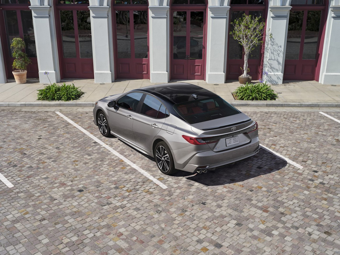 toyota-camry-2024-2023-6.jpg