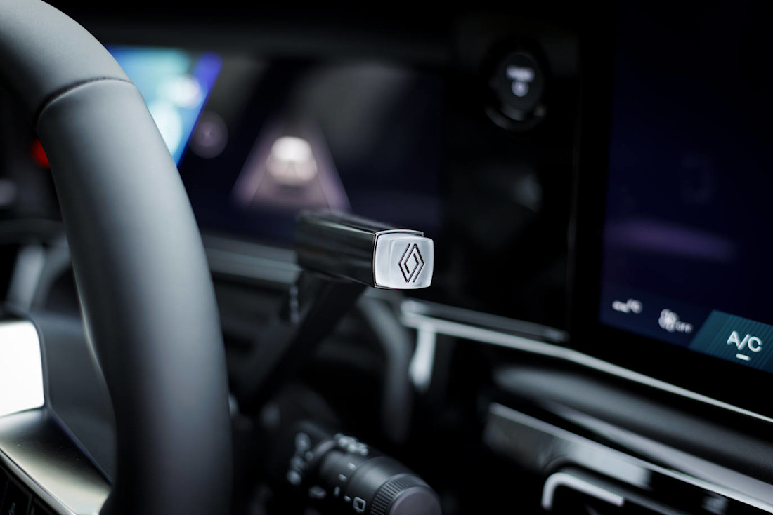Renault-4-e-tech-2025-interior (1).jpg