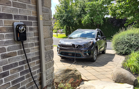 Editorial 2020 kia niro ev sx touring 07 db fr