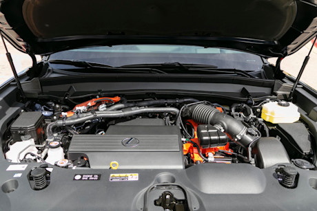 Editorial 2024 lexus tx 550h fd 231011 05 jw