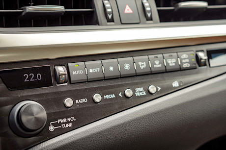 Editorial 2020 lexus es 300h 22 jl