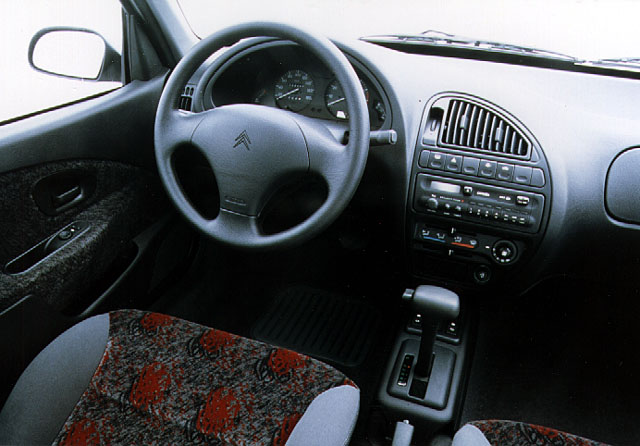 citroen_saxo_interior