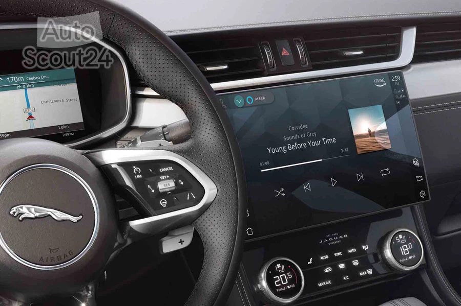 Jaguar F-PACE 23MY 400 SPORT Interior Front View CROP 120422