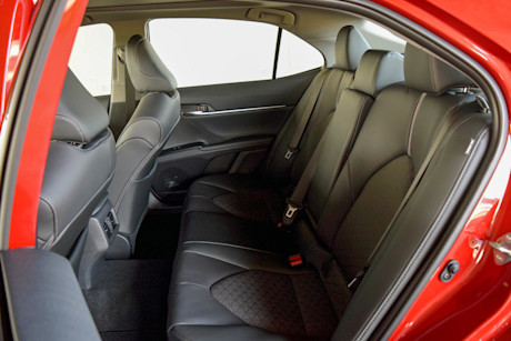 Editorial 2020 toyota camry xse awd 11 sha