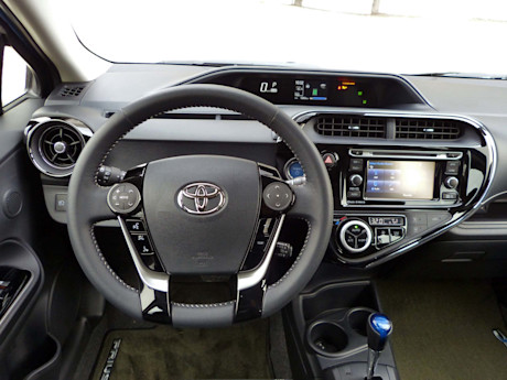 Editorial 2018 toyota prius c technology 13 jb
