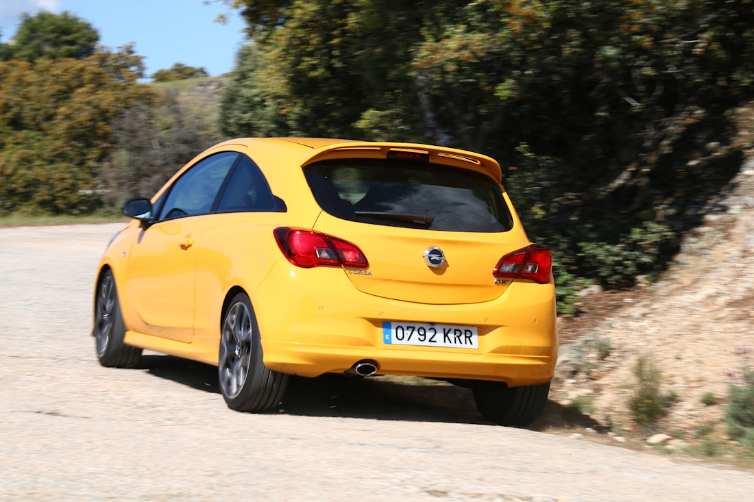 Opel Corsa GSi (29).JPG