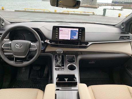 Toyota Sienna 2021 : premier essai Body Image