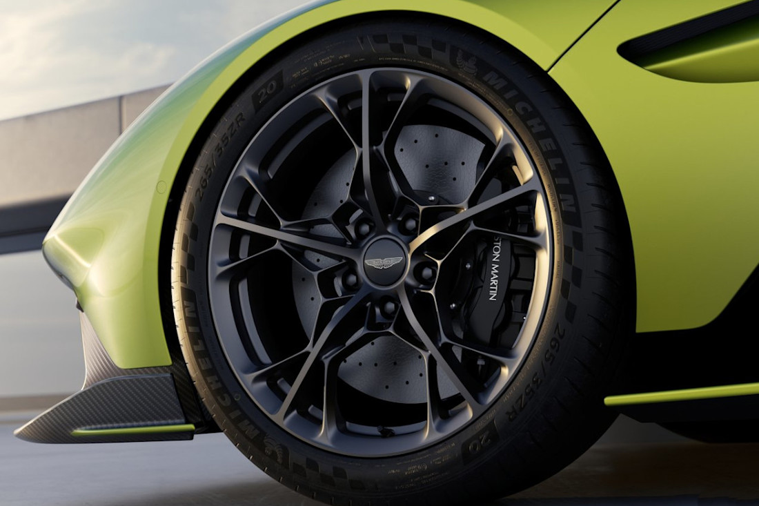 Aston-Martin-Valhalla-2026 (14).jpg