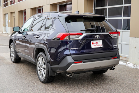 Editorial 2023 toyota rav4 limited 10 jm