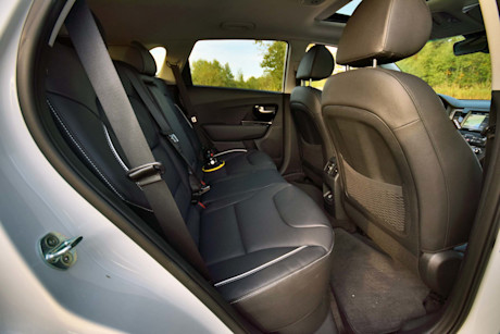 Editorial 2019 kia niro ev sx touring 20 jp