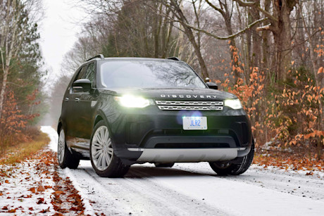 Editorial 2018 land rover discovery hse luxury td6 01 jp