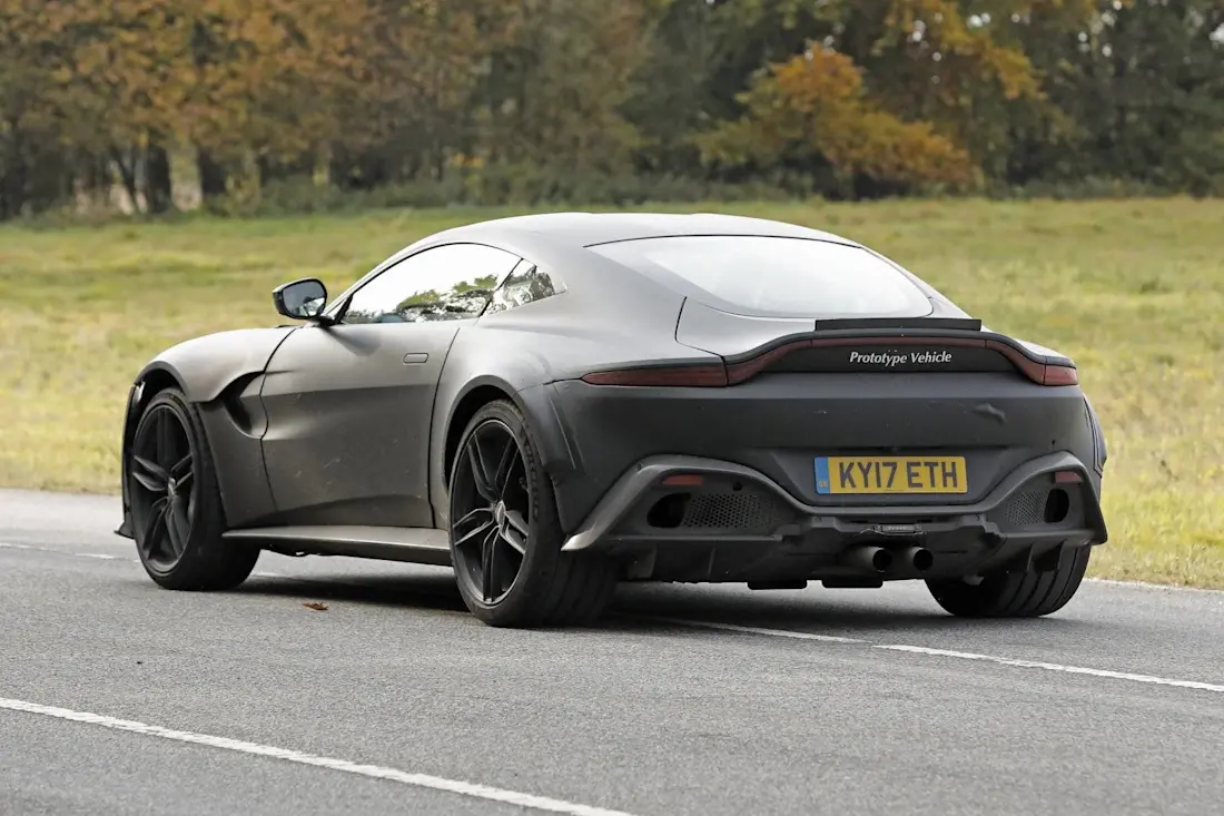 aston-martin-vantage-rs-2022-2-2 aston-martin-vantage-rs-2022-2-2