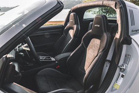 Editorial 2022 porsche 911 targa gts 05 porsche