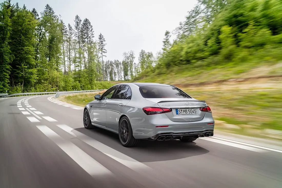 AS24 Mercedes achter