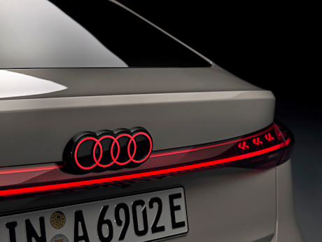 Editorial 2025 audi a6 e tron sportback audi preview 240717 pb 18