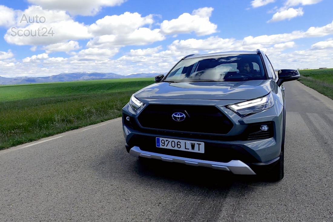 toyota rav 4 hybrid rodando1.jpg