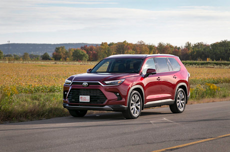 Editorial 2024 toyota grand highlander limited awd td 231019 03 jw