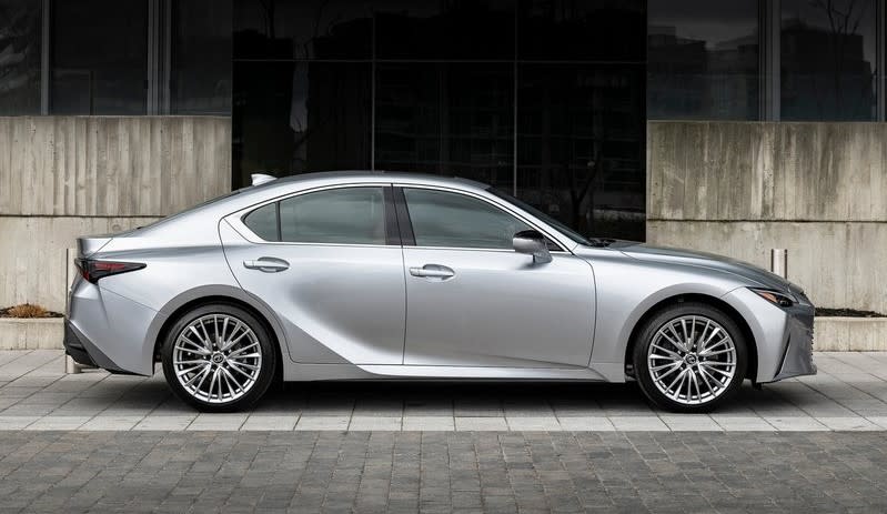 lexus-is-side