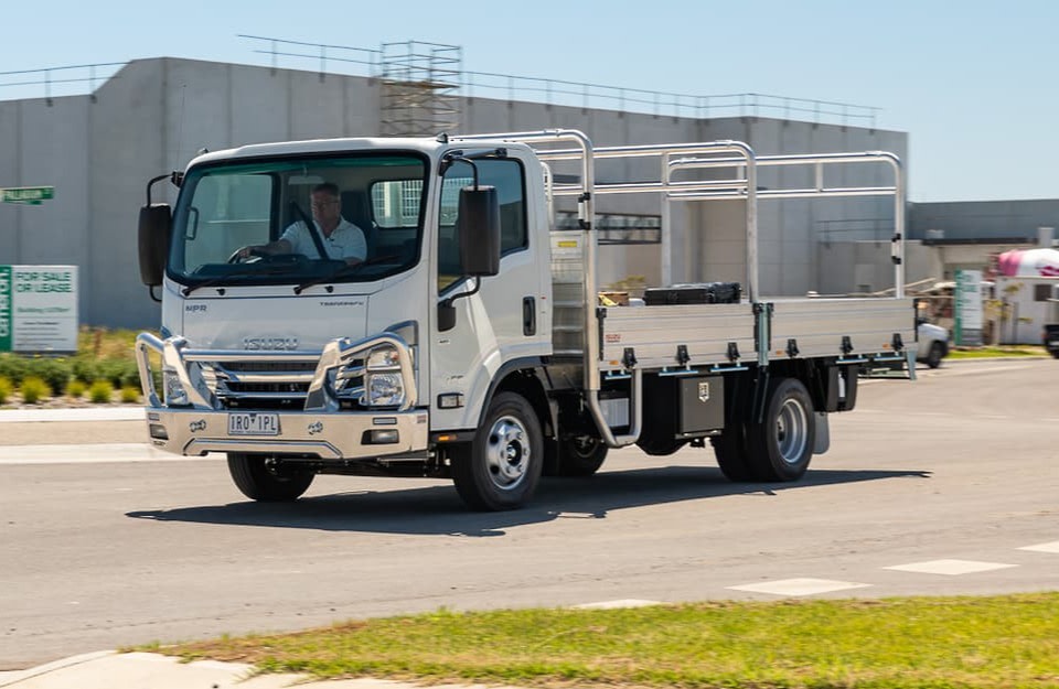 isuzu-npr-front
