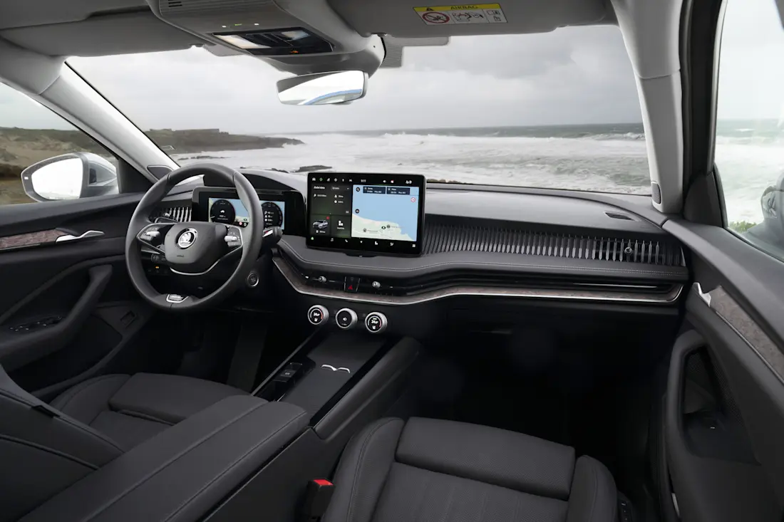 4-redenen-om-skoda-superb-als-hatchback-te-kopen-en-niet-als-stationwagon-2025-03