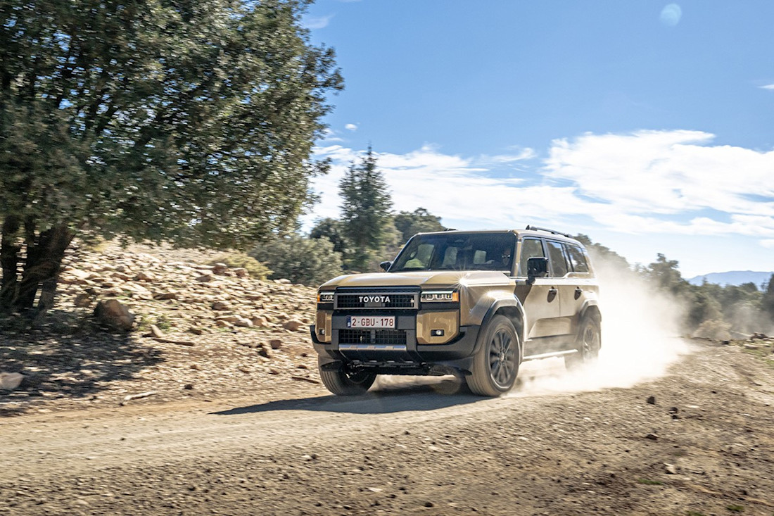 Le Toyota Land Cruiser passe à la motorisation hybride…ou presque ! (2025)
