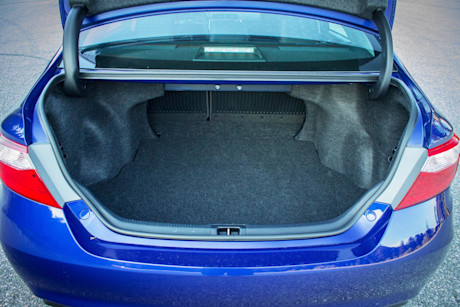 Editorial 2015 toyota camry xse v6 bm 11