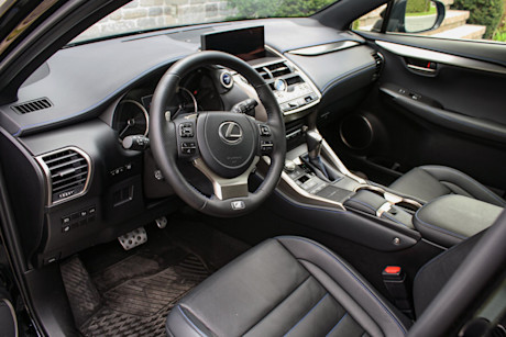 Lexus NX 300h 2021 : essai routier Body Image