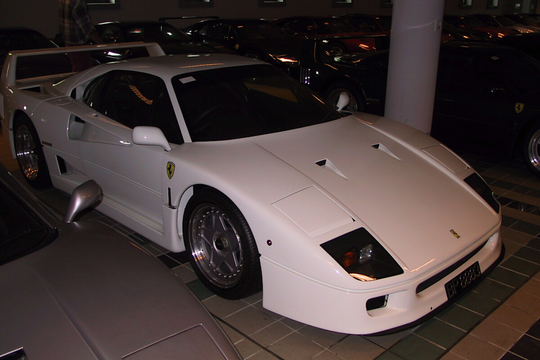 Ferrari_F40-2.jpg