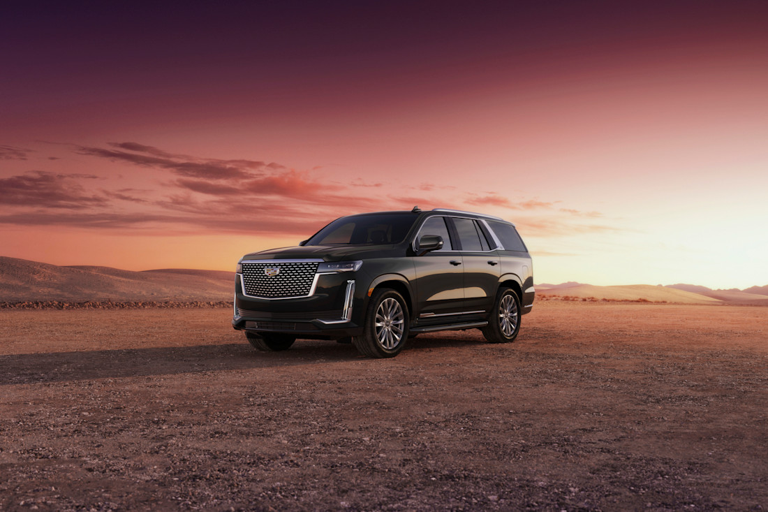 2023-cadillac-escalade-luxury-001