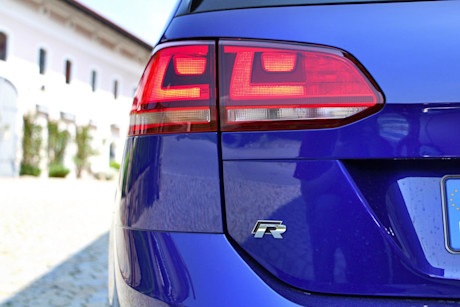 Editorial 2016 volkswagen golf r variant jy 33