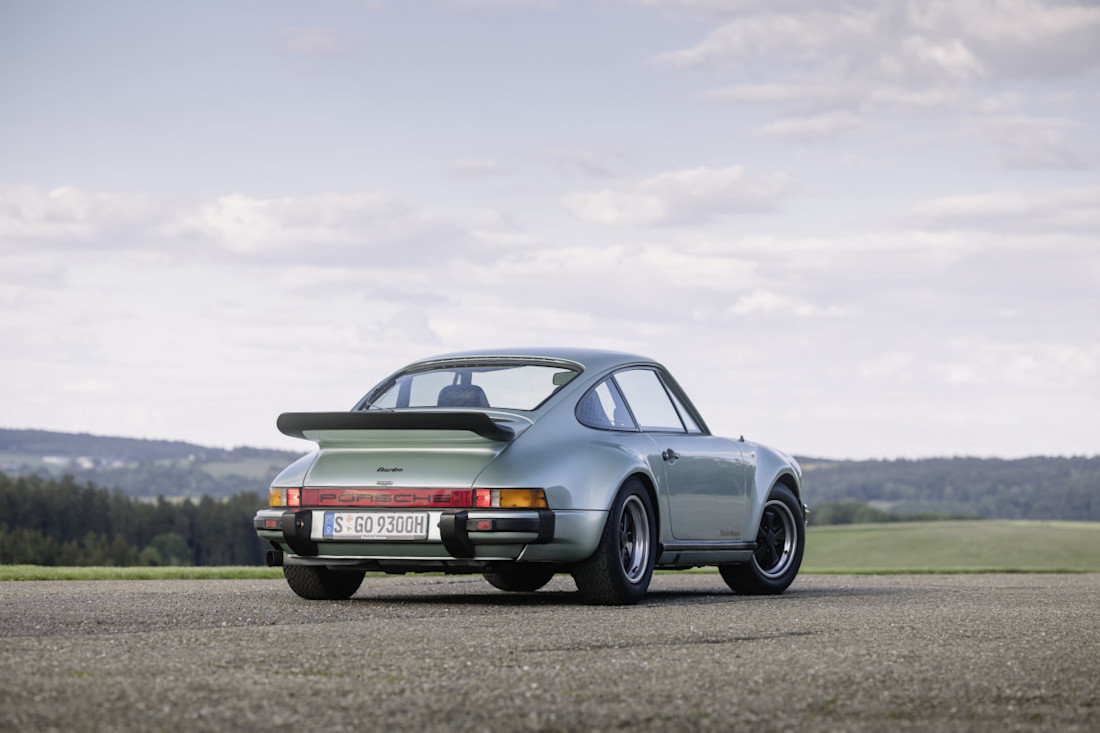 Porsche-911-3 (2).jpg