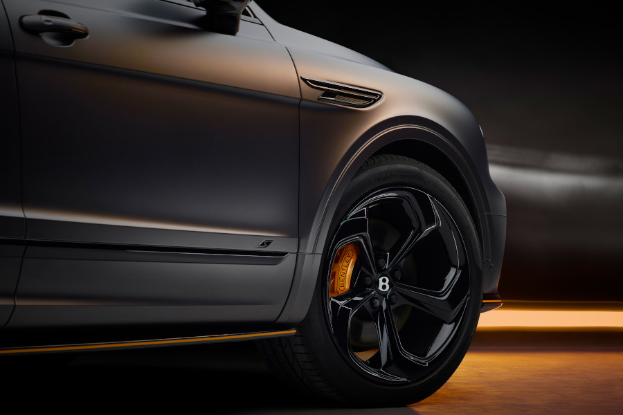 Bentayga-S-Black-Edition-2024 (5).jpg