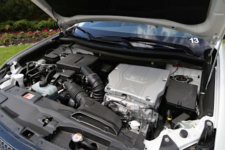 Editorial 2019 mitsubishi outlander phev gt 4wd 09 ts