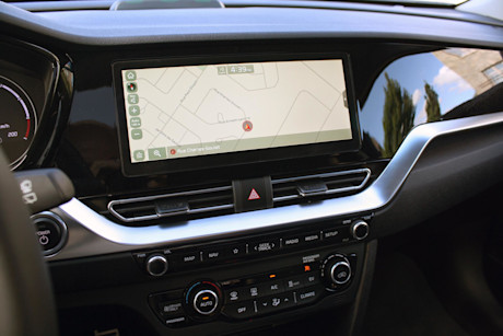 Editorial 2020 kia niro ev sx touring 30 db fr