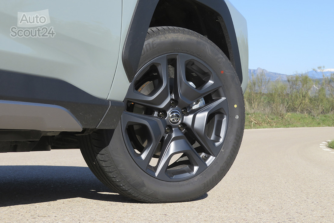 toyota rav 4 hybrid 10.JPG
