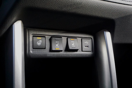 Editorial 2024 toyota corolla cross hybrid xse td 231220 18 di