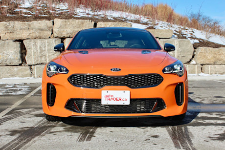 Editorial 2021 kia stinger gt limited neon orange 01 pb