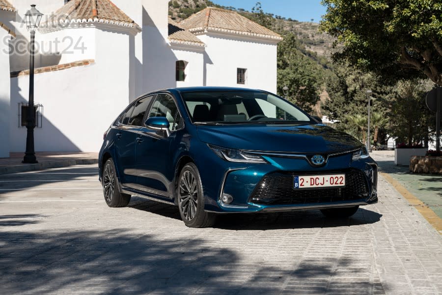 2023-COROLLA-Sedan-DPL_01(1).jpg