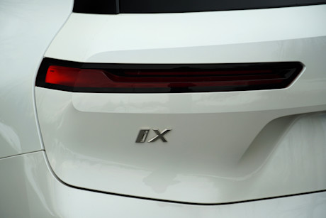 BMW iX xDrive60 2026 : essai routier Body Image