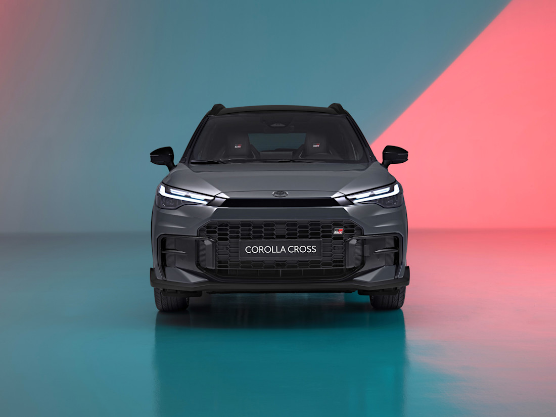 vernieuwde-toyota-corolla-cross-2025-zet-grote-muil-op-en-doet-volkswagen-na-2025-05.jpg