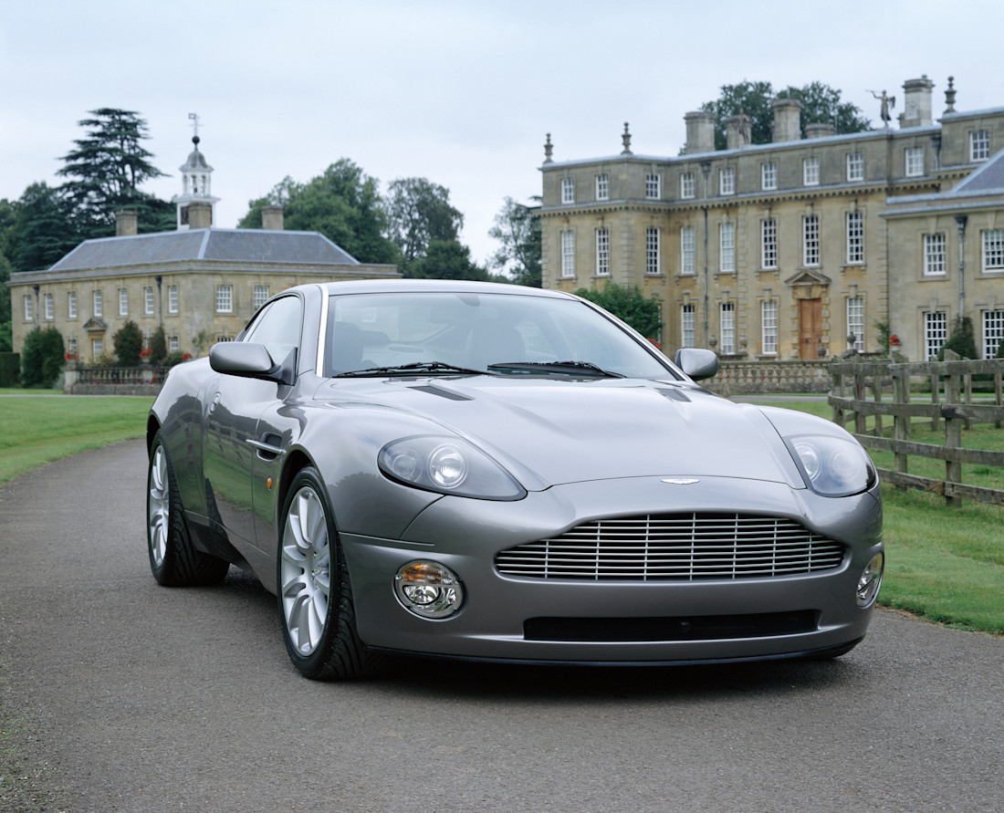 Aston-Martin-Modelle wie der V12 Vanquish rufen neu wie gebraucht hohe Preise auf.