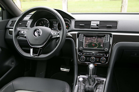 Editorial 2018 volkswagen passat gt 09 jw