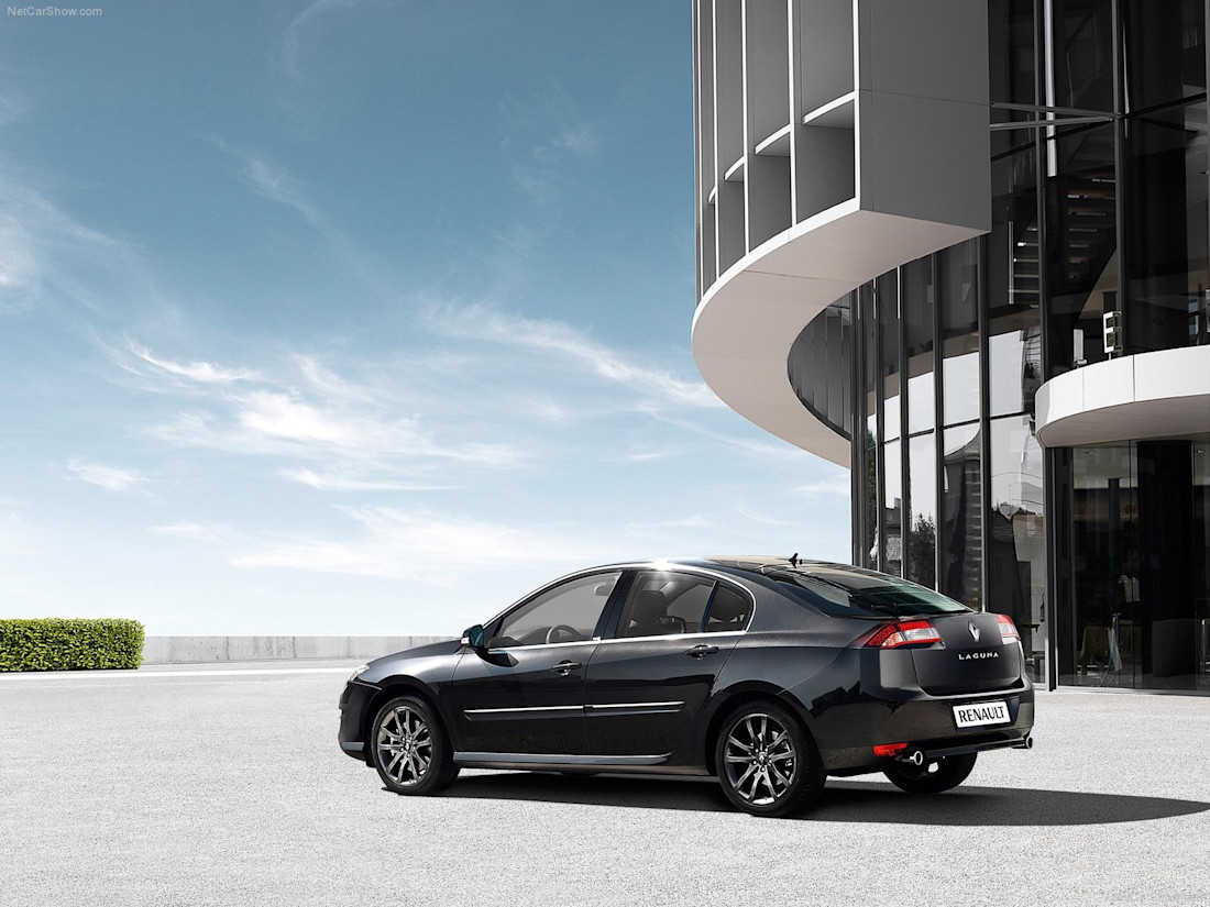 Renault-Laguna-2011-1600-05