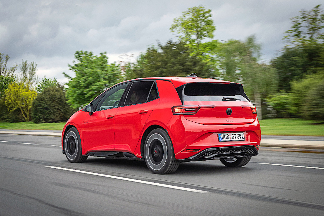 VOLKSWAGEN-ID-3-GTI-2026 (5).jpg