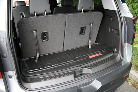 GMC Acadia SLT 2023 : essai routier Body Image