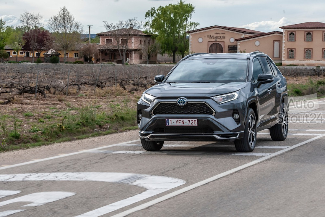 Toyota RAV4 Plug-in - Presentación Valladolid (33).jpg
